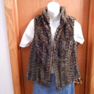 Women's "Dalia Collection" black & brown faux fur vest, size 6 petite